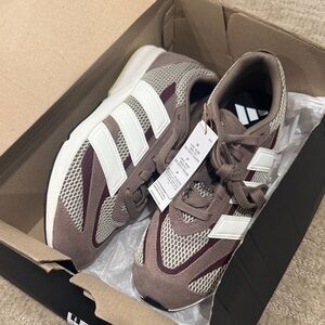 Women’s Adidas Lightblaze LP